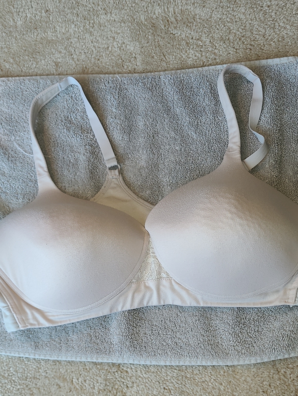 Vanity Fair Smooth Molded Light Nude Bra